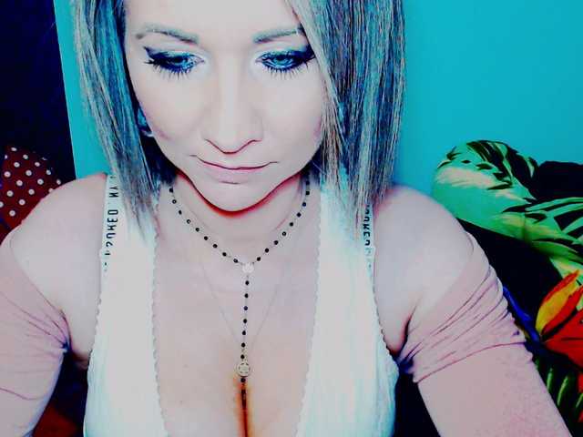 Fényképek Lilly666 hey guys, ready for fun? i view cams for 80 tok, to get preview of my body 90, LOVENSE LUSH Low 15, med 30, high 60, talking for hours because u bored and wish to know me 600. mic on, toys on.... and other things also! :)