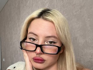 Erotikus videocsevegés LillyEll