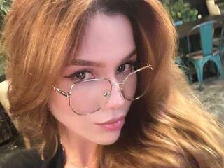 Erotikus videocsevegés lilyeaston