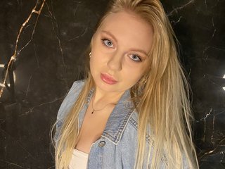 Erotikus videocsevegés LilyHotty