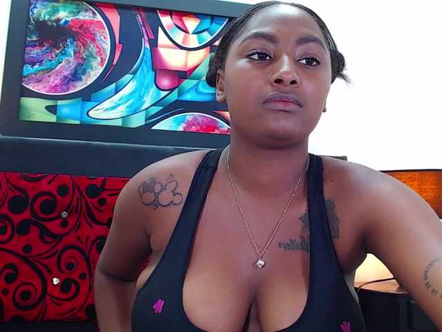 Fényképek linacabrera welcome guys come n see me #naked #wild #naughty im a #ebony #latina #kinky #cute #bigtits enjoy with me in #pvt or just tip if u like the view #deepthroat #sexy #dildo #blowjob #CAM2CAM
