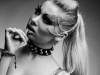 Erotikus videocsevegés lincismile