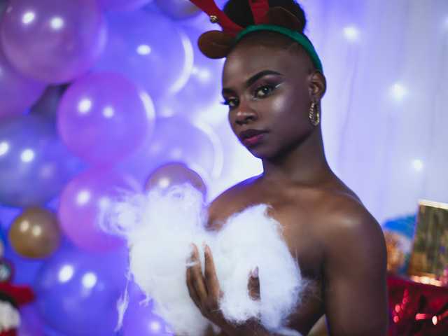 A profil fényképe LinsyAdams