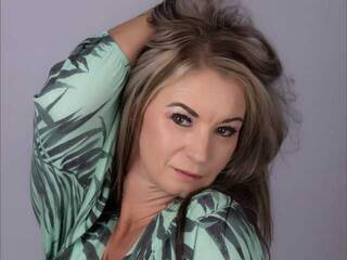 Erotikus videocsevegés Lionessss