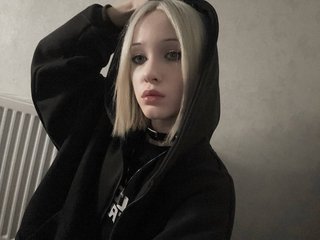 Erotikus videocsevegés LisaaCutie