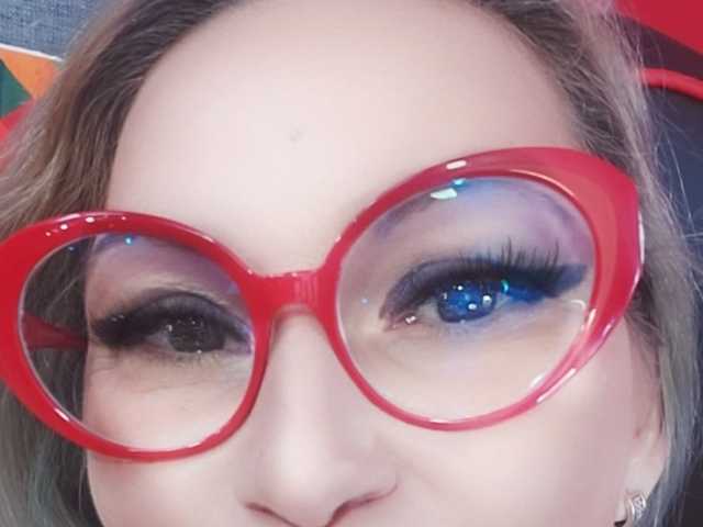 A profil fényképe Lisabigtits
