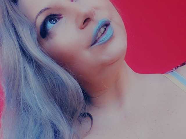 A profil fényképe Lisabigtits