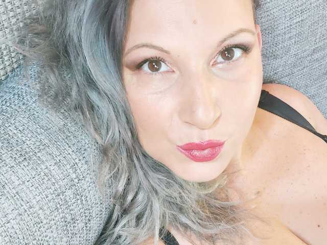 A profil fényképe Lisabigtits