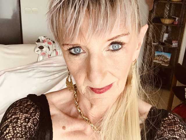 A profil fényképe FRENCH-LISA