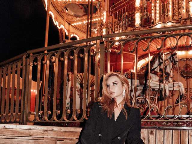 A profil fényképe LisaRed
