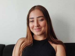 Erotikus videocsevegés littlepaty