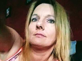 Erotikus videocsevegés Littleshorty