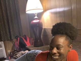 Erotikus videocsevegés littyleesh1