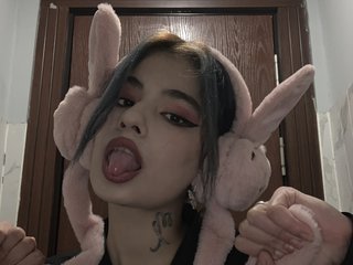 Erotikus videocsevegés liya_monster