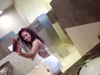 Erotikus videocsevegés LizzyPalmer