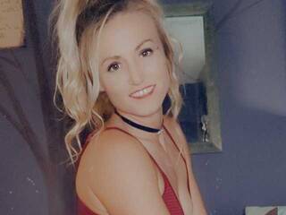 Erotikus videocsevegés Lola-desire