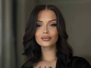 Erotikus videocsevegés LolaFever