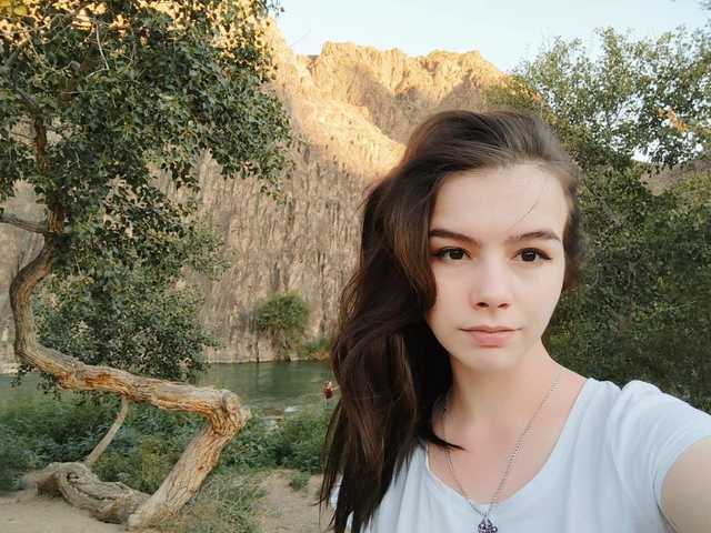 A profil fényképe Lona-S