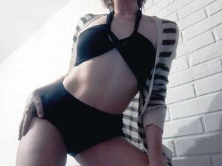 Erotikus videocsevegés LonelyKira