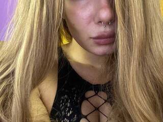 Erotikus videocsevegés Lost-Mary