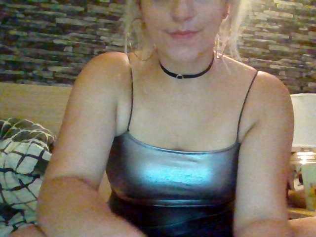 Fényképek LovedFuck30 Hello I am New here Play with me )) I really hot girl. Your biggest tips can make me #wet and #squirt)) #milk #milf #naturalytits #ass #bigtits #blondegirl
