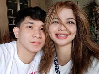 Erotikus videocsevegés LovelyAngelss