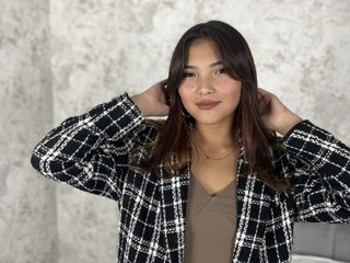 Erotikus videocsevegés lovense-girl