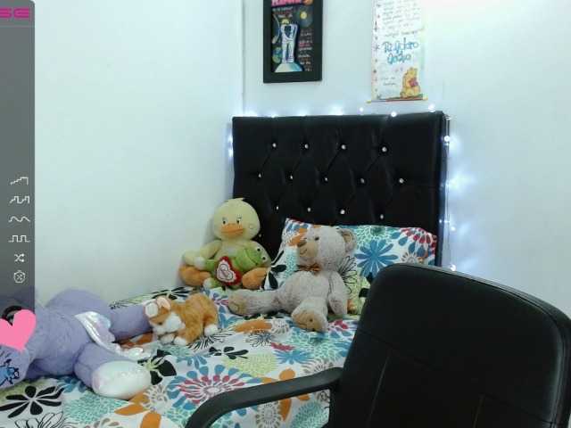 Fényképek Lu-baby Hi. Welcome to my room ♥ #sexy #latina #18 #natural #lovense