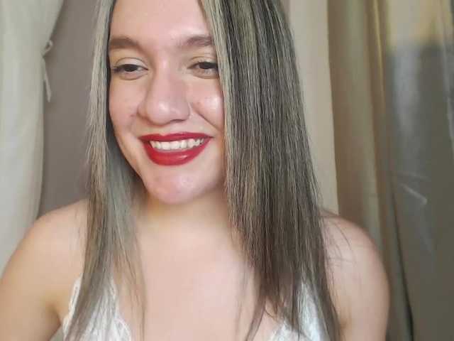 Fényképek Luciadallas Red lips, flames and pleasure, i'll be yours, be a gentleman, play with my toys, make vibrate my pussysquirt special show!! @Anal,#teen 22 years old #naughty #with every goal, tease!