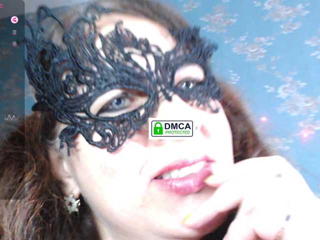 Sugárzási képernyőképek LucianaSanders