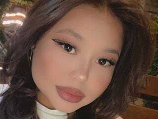 Erotikus videocsevegés Lucky-Lioness