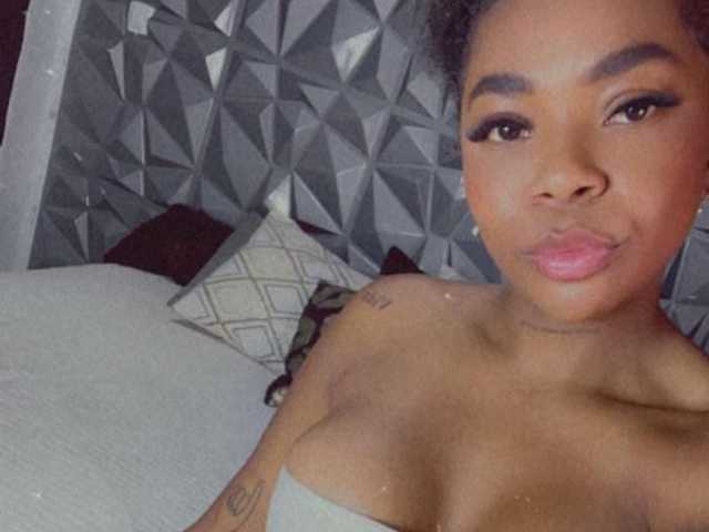 A profil fényképe lucyhot4