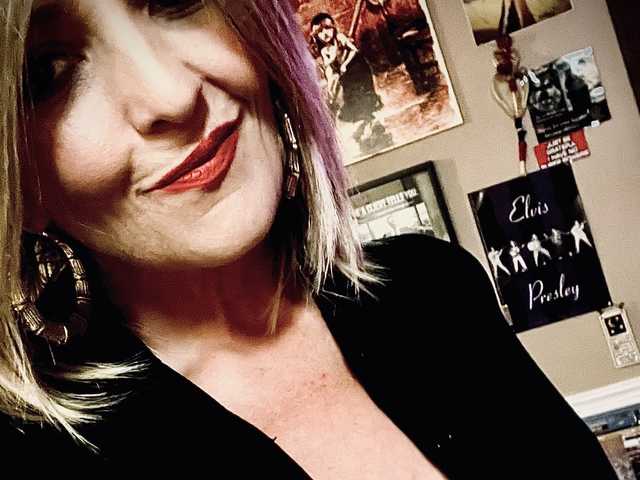 A profil fényképe LucysLove
