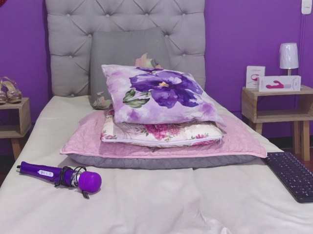 Fényképek LucyWill naked body and cream 299 I love playing with you! if you are active -> I make a great show for YOU!