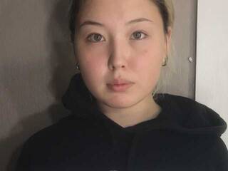 Erotikus videocsevegés LuenMeisi