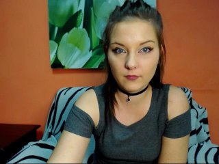 Fényképek LuisaHot4u Lovely Blue Eyed girl is alone .. i need some nice company .. :) would you like to join me?
