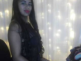 Erotikus videocsevegés lunaginahot