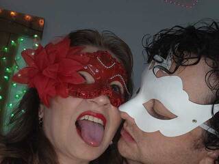 Erotikus videocsevegés LUNAROJA