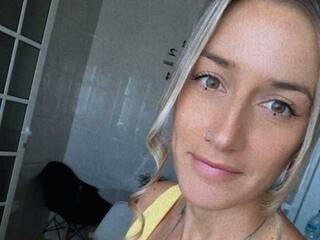 Erotikus videocsevegés Lunarymix