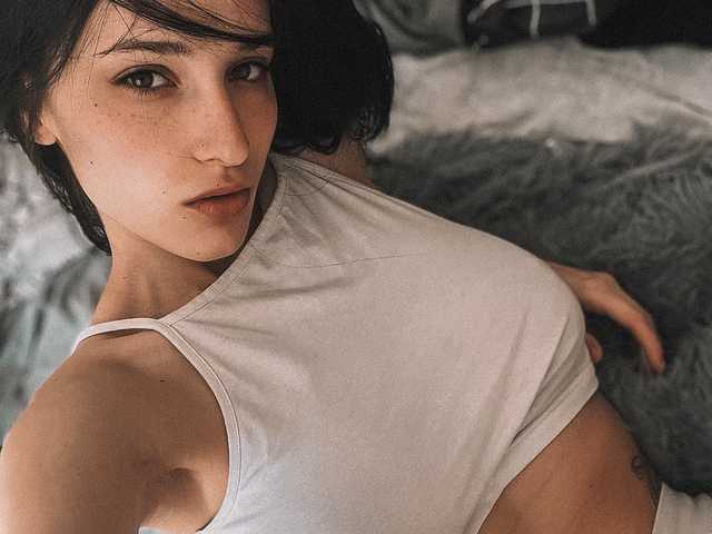 A profil fényképe LuxBrunette