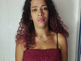 Erotikus videocsevegés Lynn-21