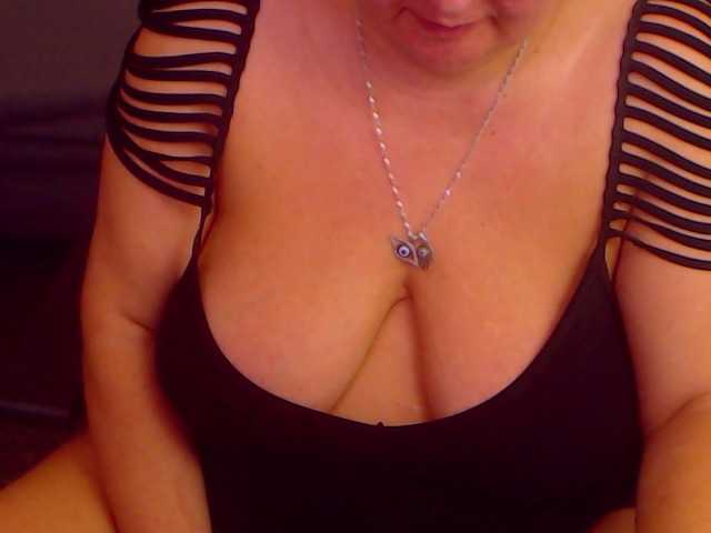 Fényképek MadameLeona My deepest weakness is wetness #Lush...#mature #bigboobs #bigass #lush #bbw .. i will show for nice tips !50for tits, 80pussy, 25 feet, 30belly ,45ass, 10 pm,,400naked&play&squirt,c2c 5 mins 40tips,