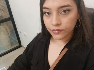 Erotikus videocsevegés MaddieEvans