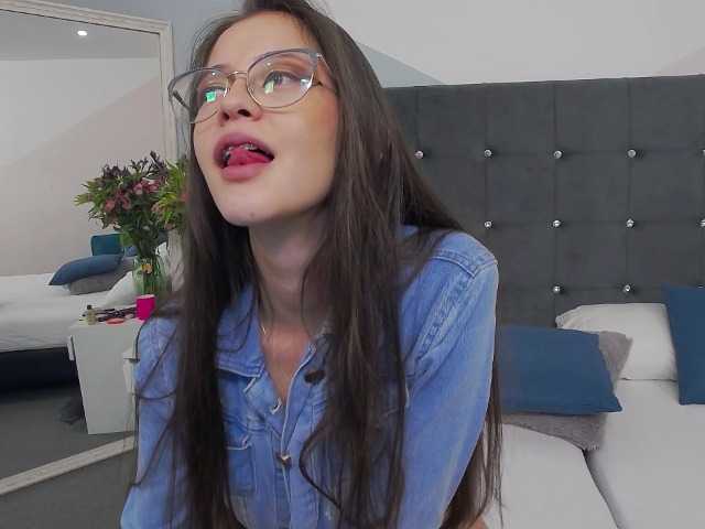 Sugárzási képernyőképek MadieMoore