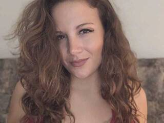 Erotikus videocsevegés MadisonCarter