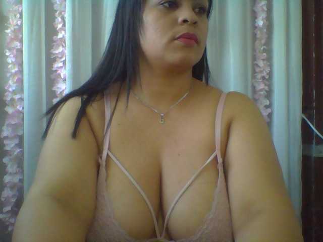 Fényképek mafersmile #latina #bigboobs #bbw #mature #mistress