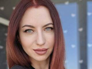 Erotikus videocsevegés MagdaleneJanette