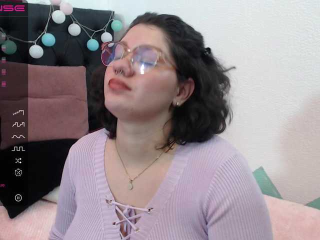 Fényképek Angijackson_ @remain for make my week happyI really like to see you on camera and see how you enjoy it for me, I want to see how your cum comes out for meMake me feel like a queen and you will be my kingFav vibs 44, 88 and 111 Make me squirt rigth now for 654 tkn