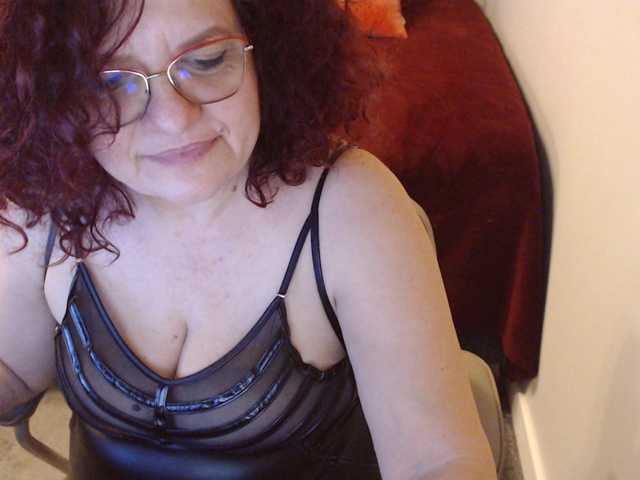 Fényképek maggiemilff68 #mistress #mommy #roleplay #squirt #cei #joi #sph - every flash 50 tok - masturbate and multisquirt 450- one tip