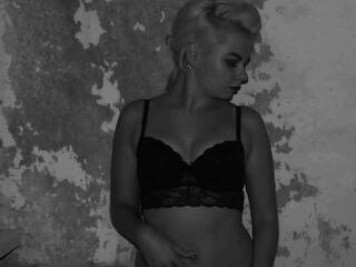 Erotikus videocsevegés malinka18